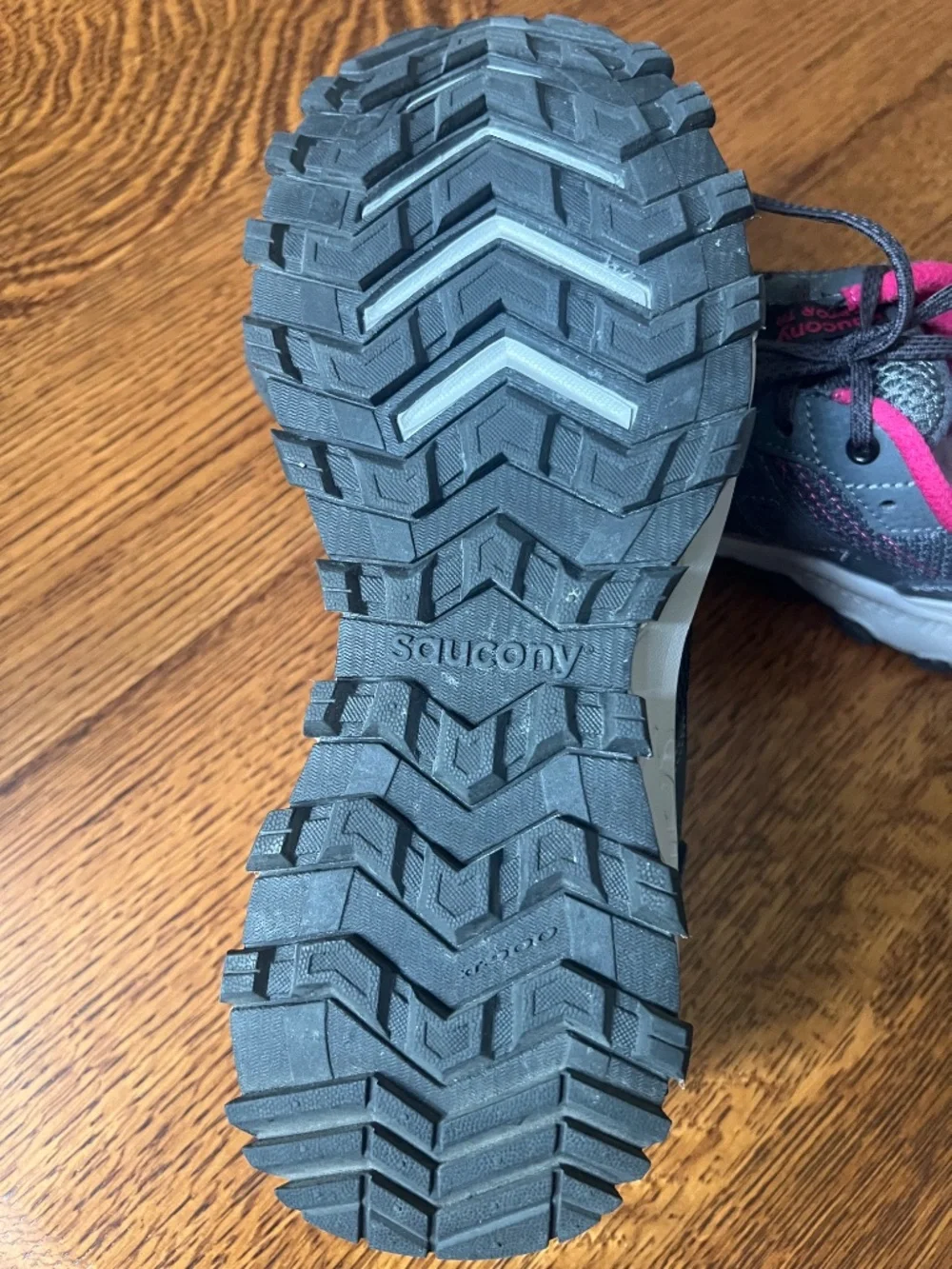 Saucony  Raptor TR Tennis shoes, size 9.5